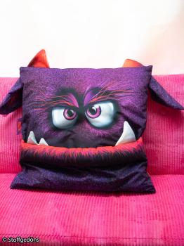 VORBESTELLUNG - Monsta Kissen lila by Thorsten Berger - Samt, Swafing